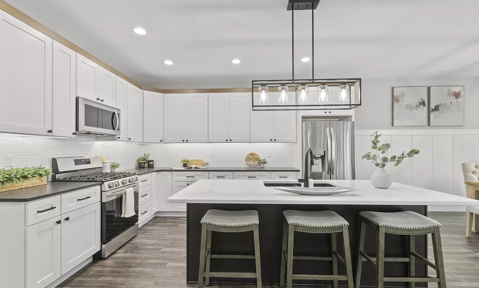 The Advantages of Having White Shaker Cabinets in Your Kitchen