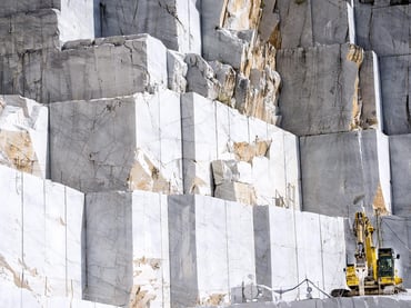 how is quartz mined
